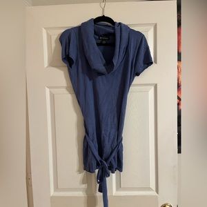 Short sleeve knit cowl neck pullover belted